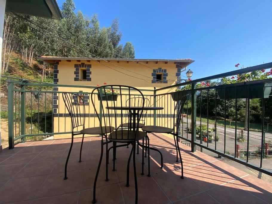 Casa En Montealegre Reformada Y Acogedora Sámano Exteriör bild